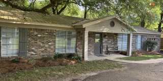 1107 Caroline Avenue Gallery 1
