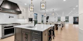 2017 5th Avenue Gallery 10