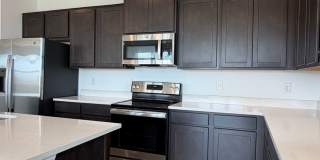 Beautiful 3 Bedroom Home in Grand Hollow with Resort-Style Amenities! Gallery 24