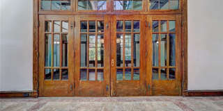 2733 Hillcrest Avenue Gallery 21