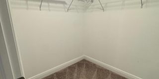 Spacious 5-Bedroom Riverview Home Gallery 69