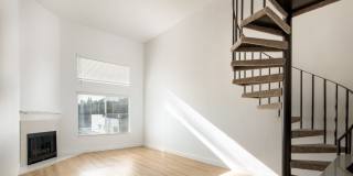 Warner Pointe Gallery 9