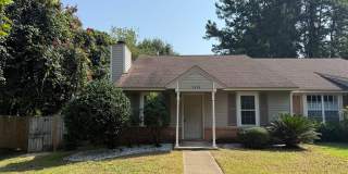2 Bed / 2 Bath Duplex with Pond Frontage! Gallery 1