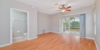 Move-In Ready! 2 BED/2.5 BATH END UNIT in Cypress Landing! Gallery 8