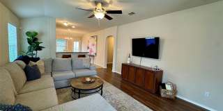 Room in 3 Bedroom Home at Nottingham Loop Gallery 10