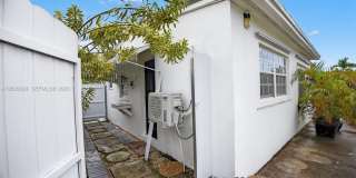 7941 SW 37th Ter Gallery 1