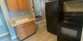 601 E University, Bloomington Gallery 12