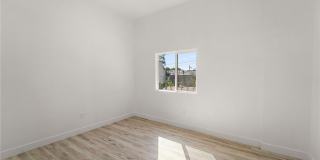 10730 Strathern Gallery 15