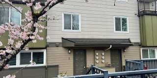 Redmond Townhouse Gallery 1