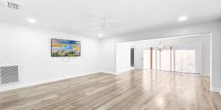 Amazing Indian Rocks Beach Waterfront Rental – Dock, Boat Lift & Garage! 3bed | 2bath Amazing Indian Rocks Beach Waterfront Rental – Dock, Boat Lift & Garage! 3bed | 2bath Gallery 6