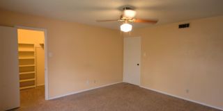 LARGE 2 bedroom 2 bath Condo close to Shopping, dinning and entertainment! Gallery 1