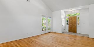 NW Brick Townhome, Granite Counter-Tops, Wood Floors, FP, Garage! NW Brick Townhome, Granite Counter-Tops, Wood Floors, FP, Garage! Gallery 6