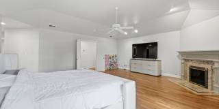 2181 2nd Street Gallery 19