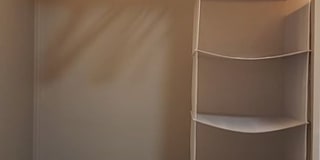 4 Bedroom, 2 bathroom home near Caterpillar Gallery 28