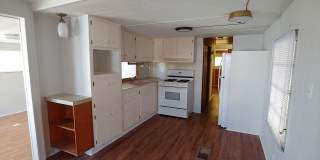 Affordable 3 bed/ 2 bath Mobile Home Available NOW! Gallery 9