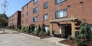 Great Location with Heat/HW Incl! Brookline 2-Bed/1-Bath for 9/1 Move-In Gallery 12