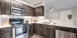 Summit Riverside Apartments Gallery 20