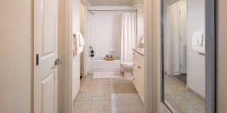 Spinnaker Bay at Harbor East Gallery 37