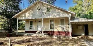 303 North Maple Street Gallery 1