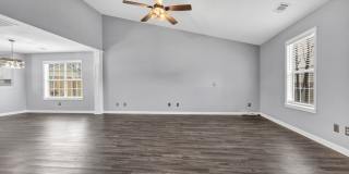 BEAUTIFULLY RENOVATED TWO BEDROOM IN CHAPIN Gallery 7