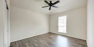 Large home in Pflugerville!  3 car garage - Highland Park Neighborhood Gallery 34