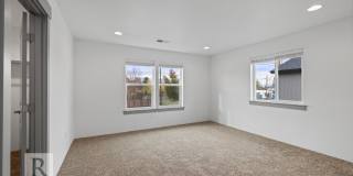 Beautiful New 3 Bedroom Townhome Gallery 14