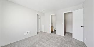 Fox Grove Apartments Gallery 16