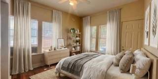 **APPLICATION RECEIVED** **MOVE IN SPECIAL** Charming Highland Park Duplex — Cozy City Living in the Heart of San Antonio Gallery 15