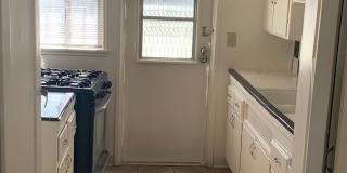 **MOVE-IN DEPOSIT SPECIAL** Lovely 2 Bedroom & 1 Bathroom Gallery 10