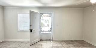 1/2 Block to the Beach & Main Beach Park! 1/2 Block to the Beach & Main Beach Park! Gallery 5