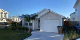 401 Raven Lane Gallery 1