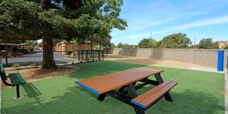 Cobble Oaks Gallery 25