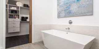 Elevate Lincoln Park Apartments Gallery 26