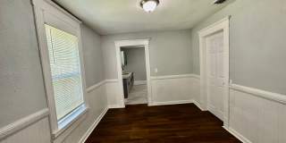 Wonderful Bungalow Just Renovated! Gallery 13
