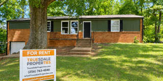 4br 1.5 Bath brick home with garage. Gallery 1