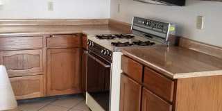 Home For Rent - Great Location on the Westside w/ Refrigerated Air! Gallery 13