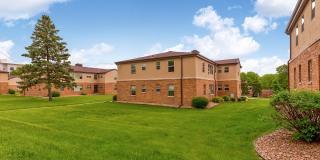 Uptown West Apartments Gallery 9