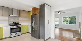 Beautiful 3 Bed + 2 Bath House + Front & Back Yard, Garage, Driveway Gallery 8