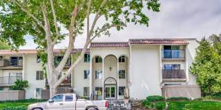 Top Floor Unit - Balcony - Elevator Access - Community Pool & Tennis Court Gallery 3