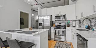 950 W Monroe Street Gallery 8