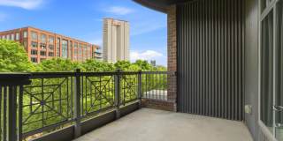 250 Daniel Burnham Square Gallery 12