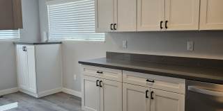 813 North RIverside Drive - A Gallery 2