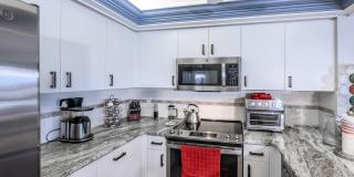 PRICE DROP!! FURNISHED ANNUAL RENTAL- WATERFRONT Gallery 6
