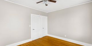 Charleston Court Gallery 6