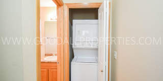 2 Bedroom, 2 1/2 Bath Townhome in Urbandale with attached Garage!!! Gallery 17