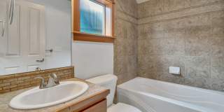 Stylish 3BR/3.5BA Townhome with Vaulted Ceilings & Attached Garage Gallery 22