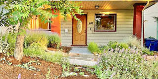 Charming 2 Bed Home with Private Yard - Capitol Hill Gallery 1