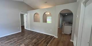 Spacious 4 Bedroom Home in Pine Grove! Gallery 4