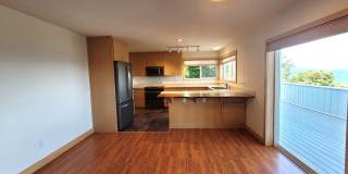 Bayview Condo 2 Bedrooms with Gas Fireplace  - S State St Gallery 24
