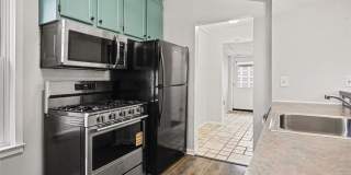 1725 Saint Catherine Street Gallery 5